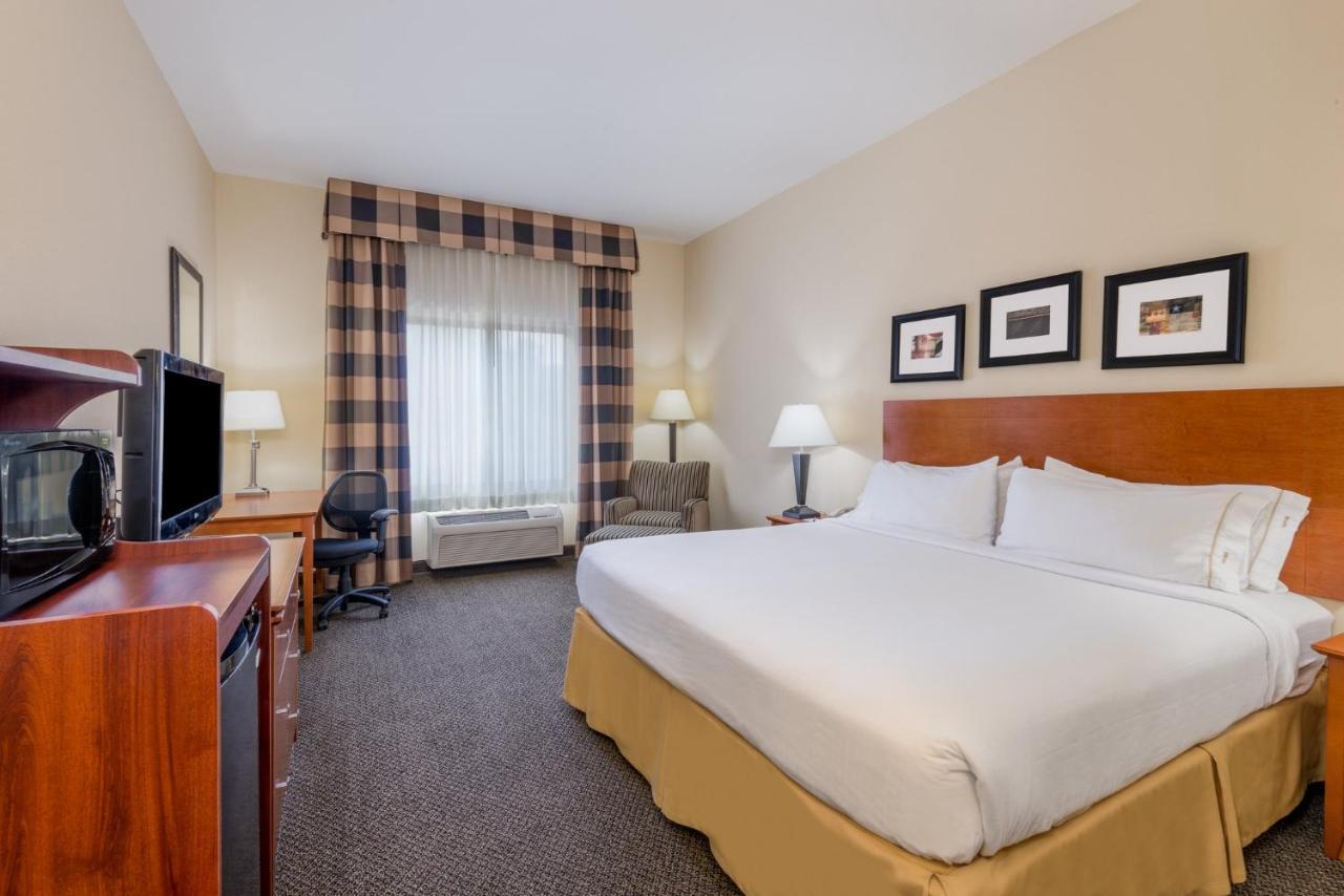 Holiday Inn Express Hotel Vernal By Ihg Exterior photo