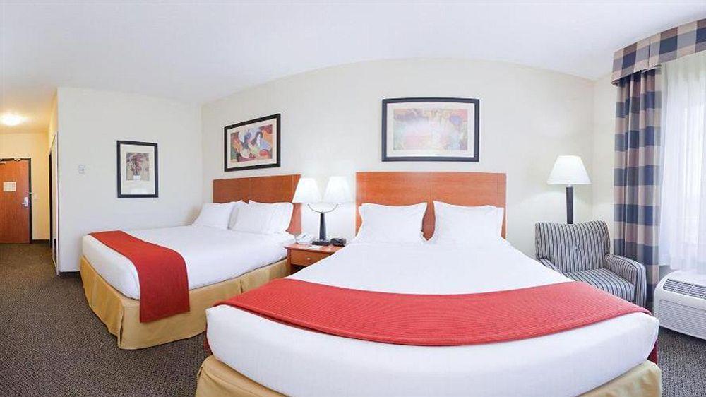 Holiday Inn Express Hotel Vernal By Ihg Exterior photo